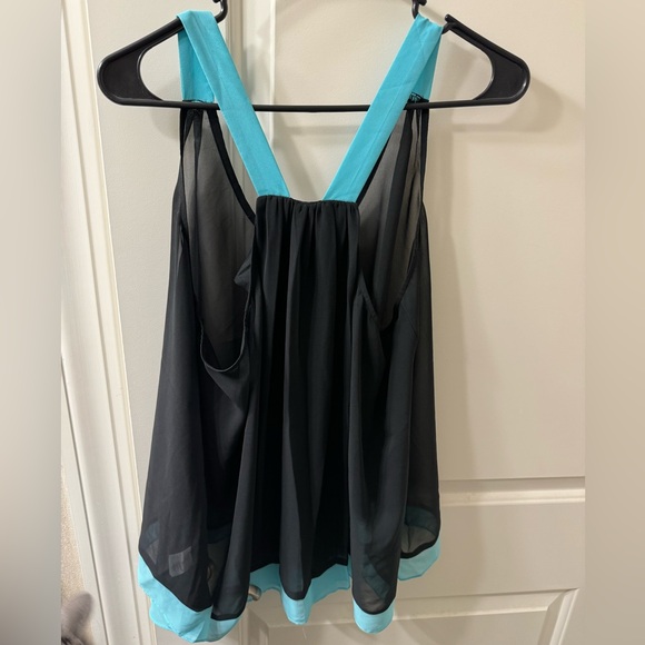 Flowy Silky Tank - Picture 2 of 3